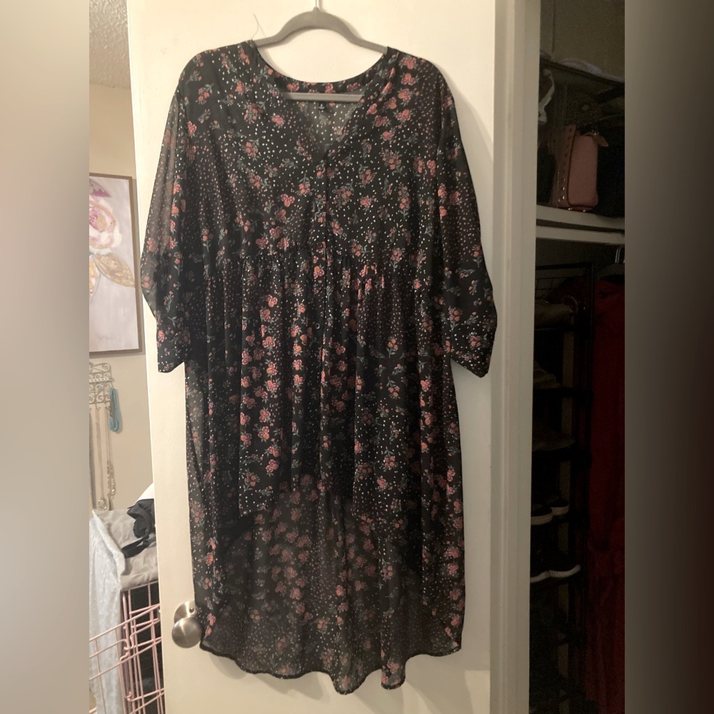Torrid Black Floral Hi-Low Tunic Top - Size 2x